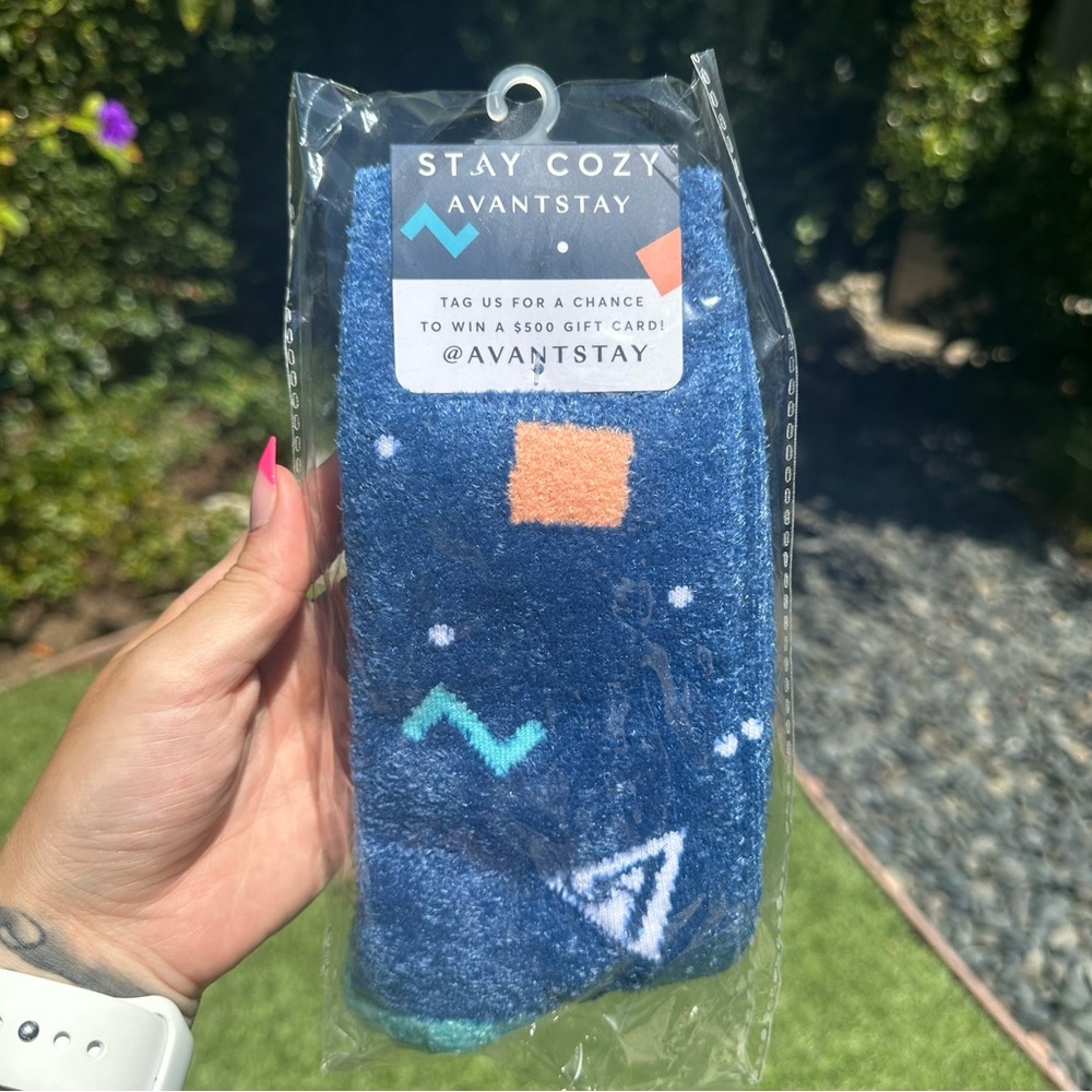 Avantstay fuzzy socks